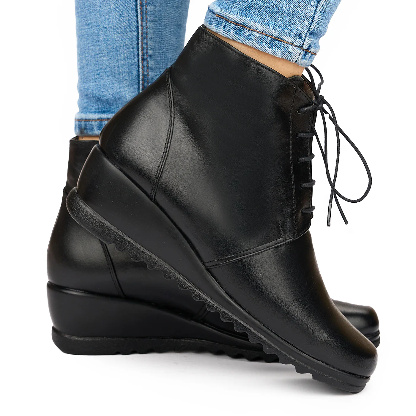 Ghete din piele naturala neagra 3812